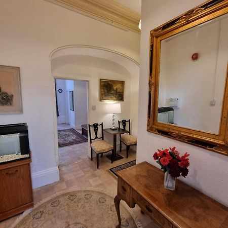 Large Flat Next To Port, Cliffs, Beach With Parking Dover Dış mekan fotoğraf