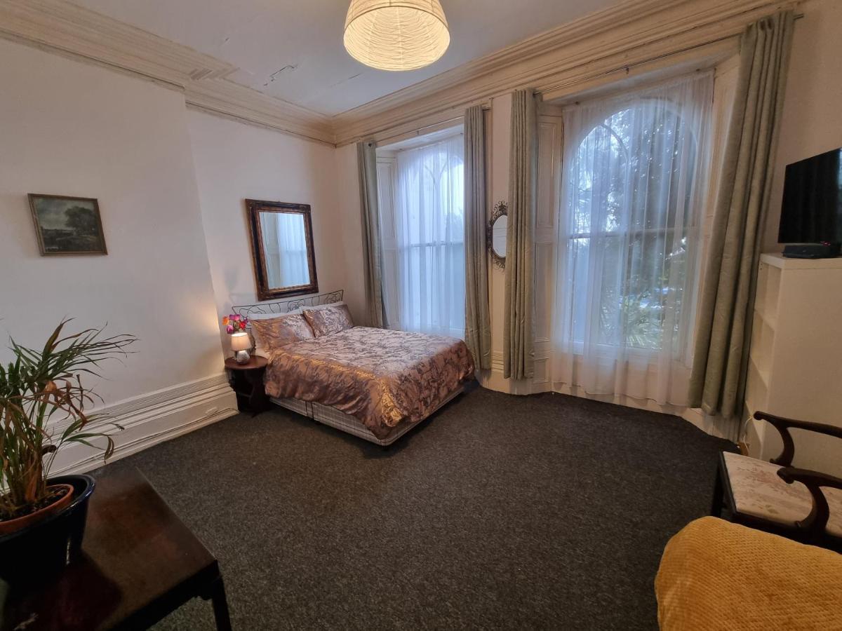 Large Flat Next To Port, Cliffs, Beach With Parking Dover Dış mekan fotoğraf
